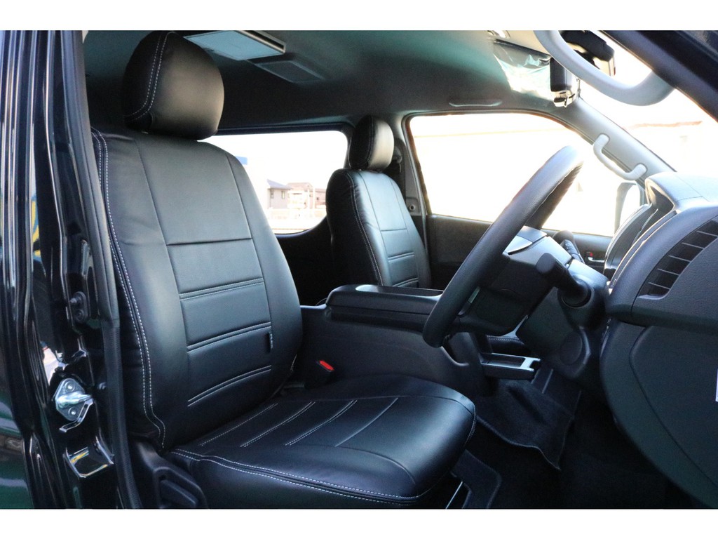 運転席、助手席もシートカバー装着済み！