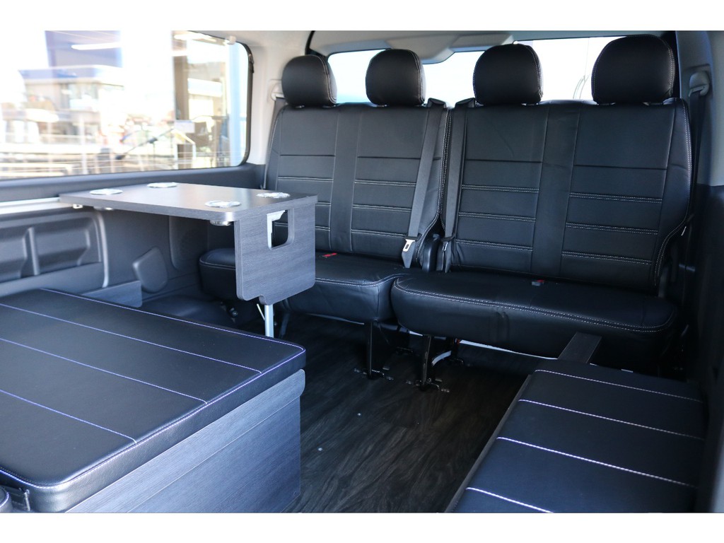 テーブルを出して、軽食なども楽しめます！