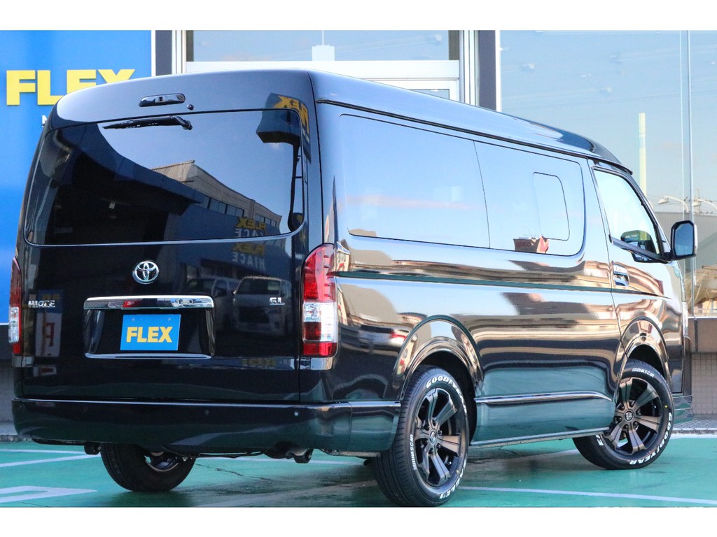 純正テールスモーク塗装を施しているので、周りとは少し変わったリアビューに仕上がりました！