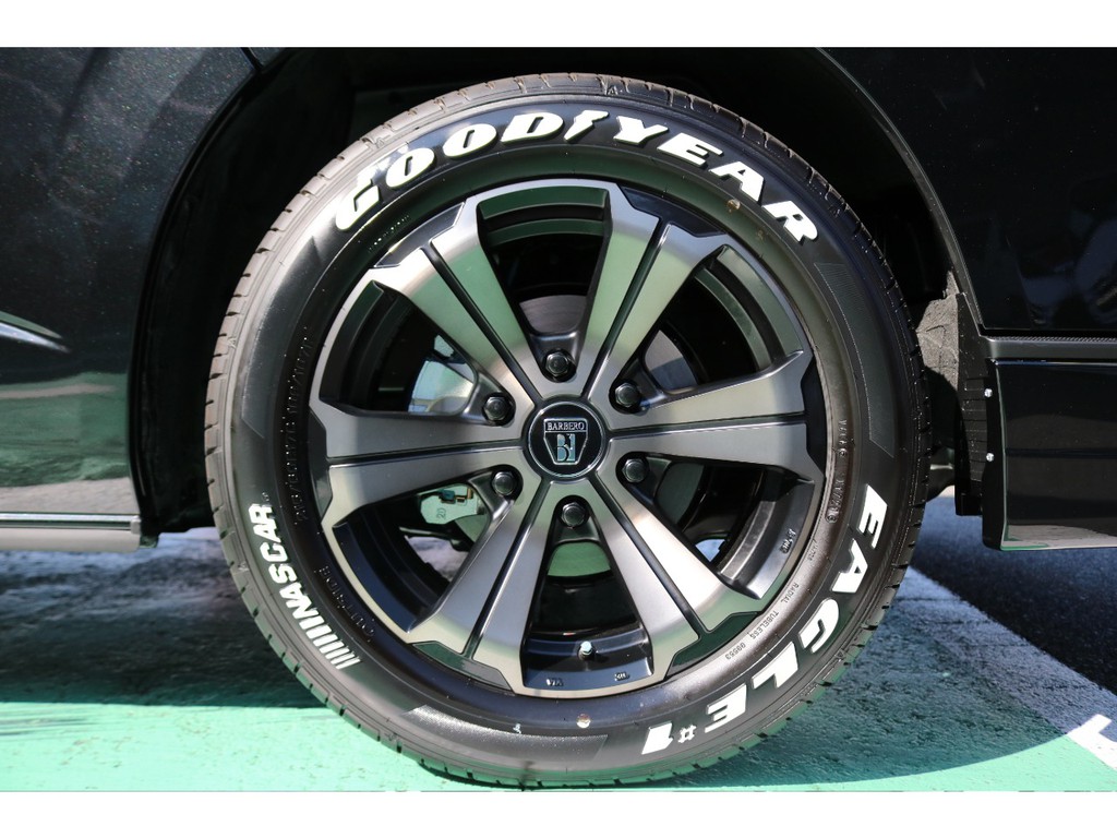 GOODYEARナスカータイヤ17インチを合わせております！