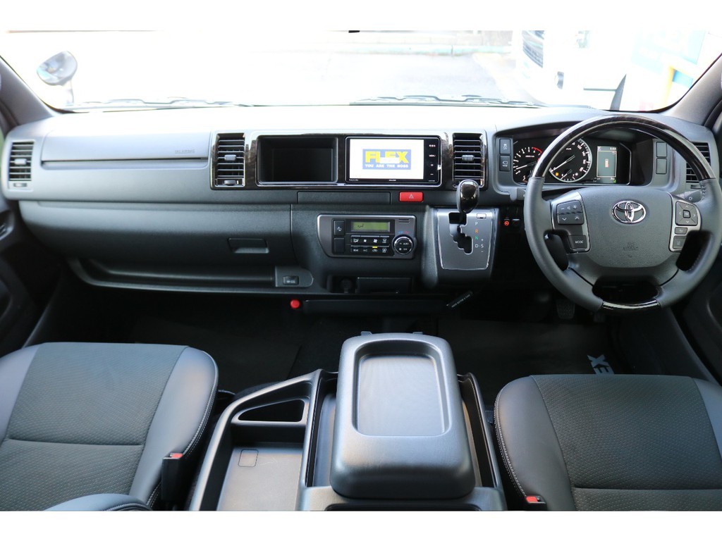 広々としたコックピットは見通しも良く運転もしやすい！