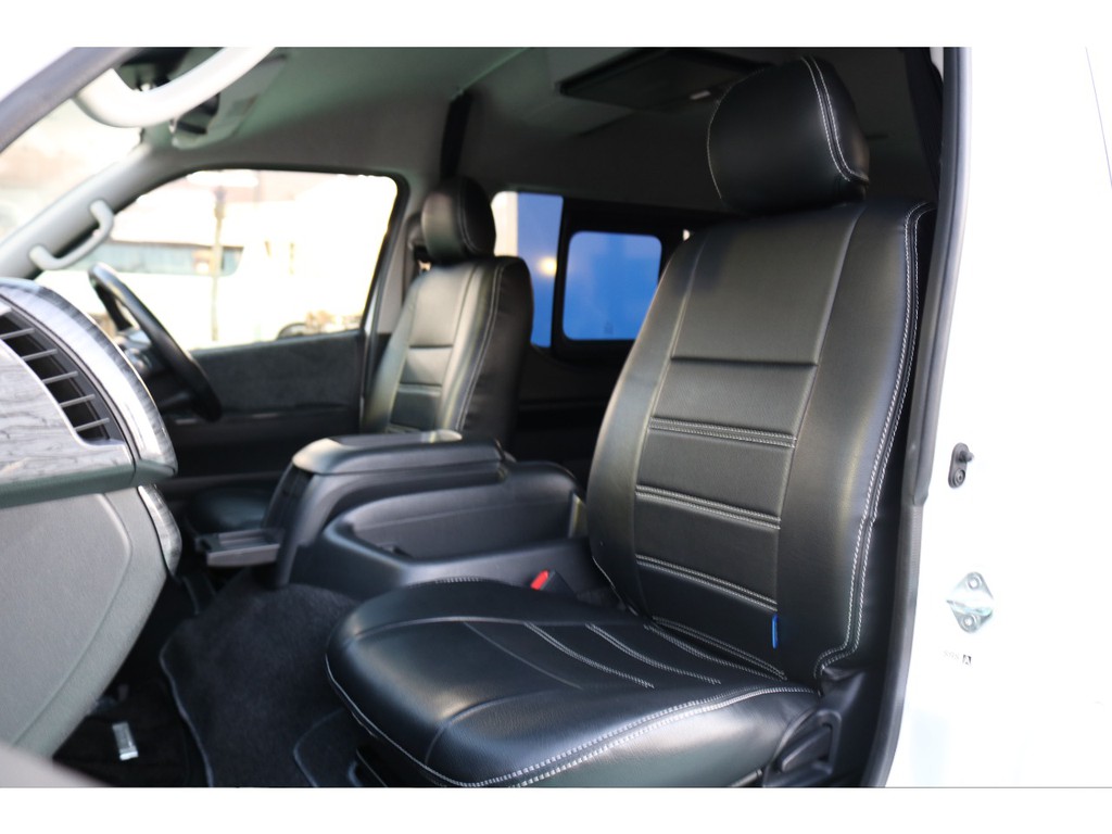 中古車ですが妥協せず新品パーツ多数盛り込んでのご案内となります！