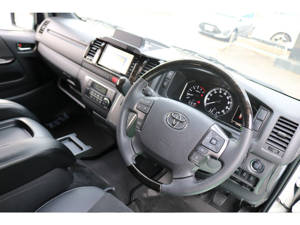 見通しの良いコックピットは運転もしやすい！