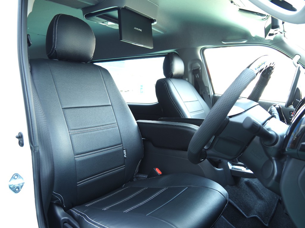 インテリアパネルセット装着済みで見た目も高級感溢れます！