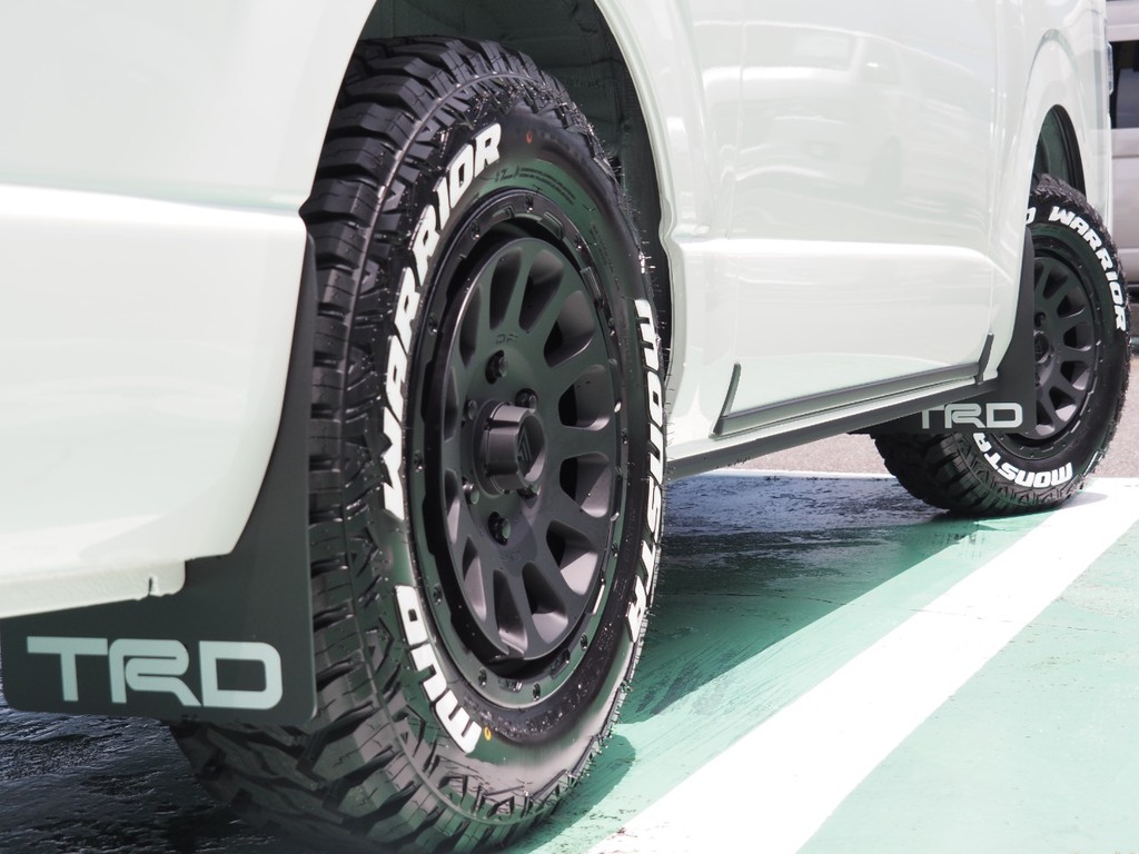 TRDマッドフラップ装備でさらにオフロードチックになってます！