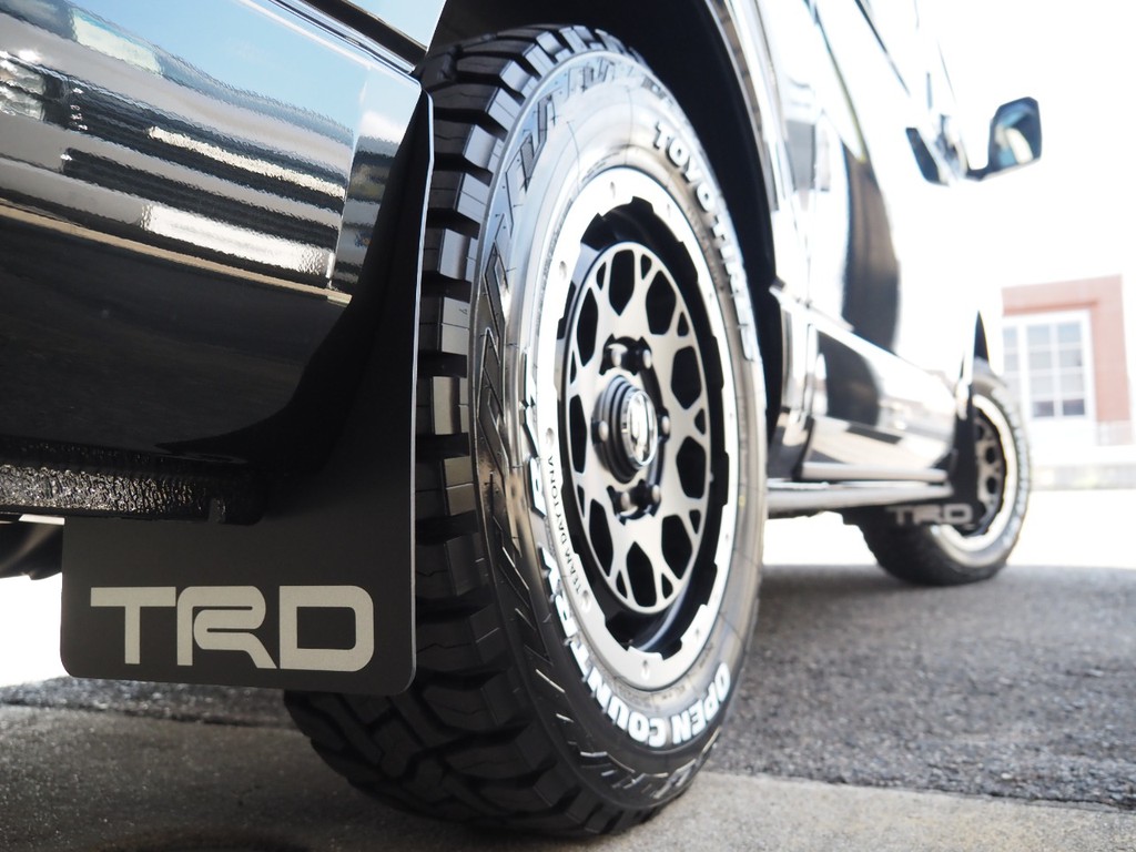 TRDマットフラップ装備