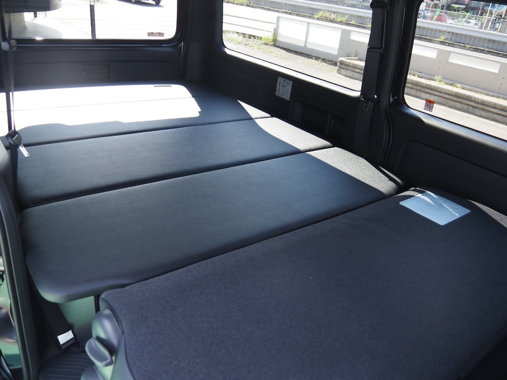 車中泊私用でカーテンなどつけるのがおすすめです
