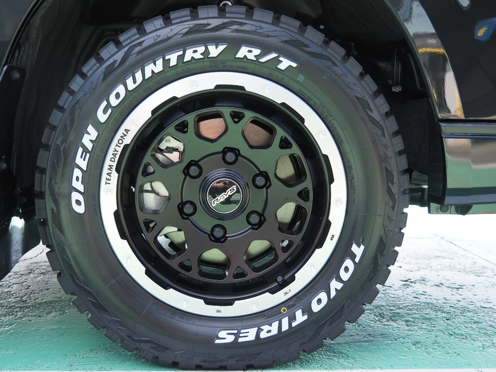 TEAM　DAYTONA　M9　セミグロスブラックリムダイヤモンドカット　16inchAW＆TOYO　オープンカントリータイヤ