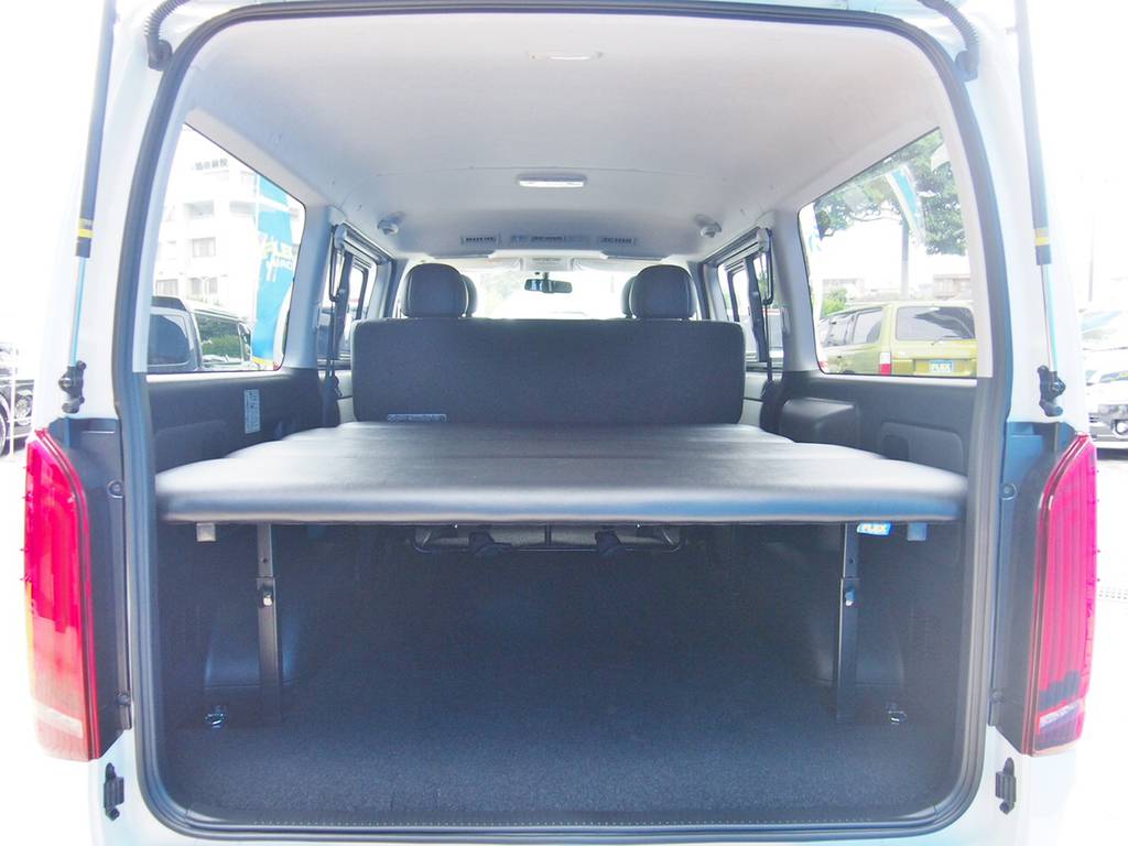 FLEXオリジナルベットキット完備！！車中泊も楽々です♪