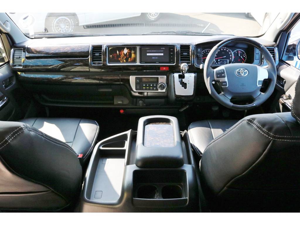 未登録新車　ハイエース　ワゴン　ＧＬ　２７００ｃｃガソリン　ＴＳＳ付き　ＦＬＥＸオリジナル　シートアレンジＲ１