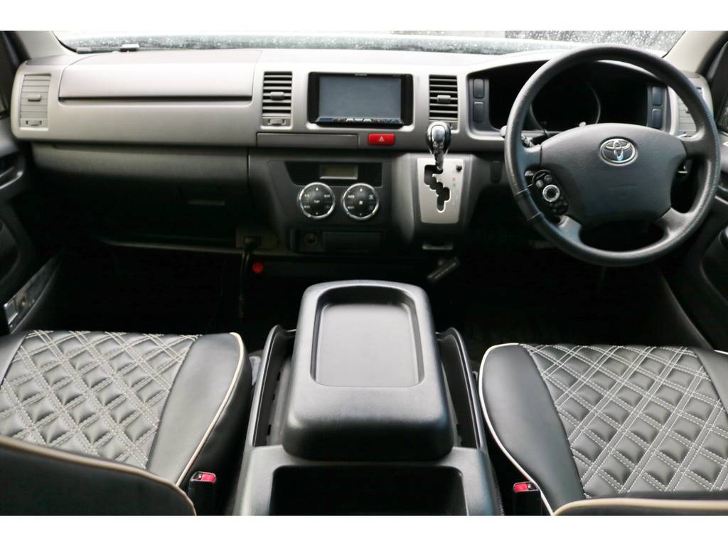 平成２４年式　ハイエースＶ　スーパーＧＬ　３０００ｃｃ　ディーゼル　走行９７，１００ｋｍ　車検　平成３０年１１月まで
