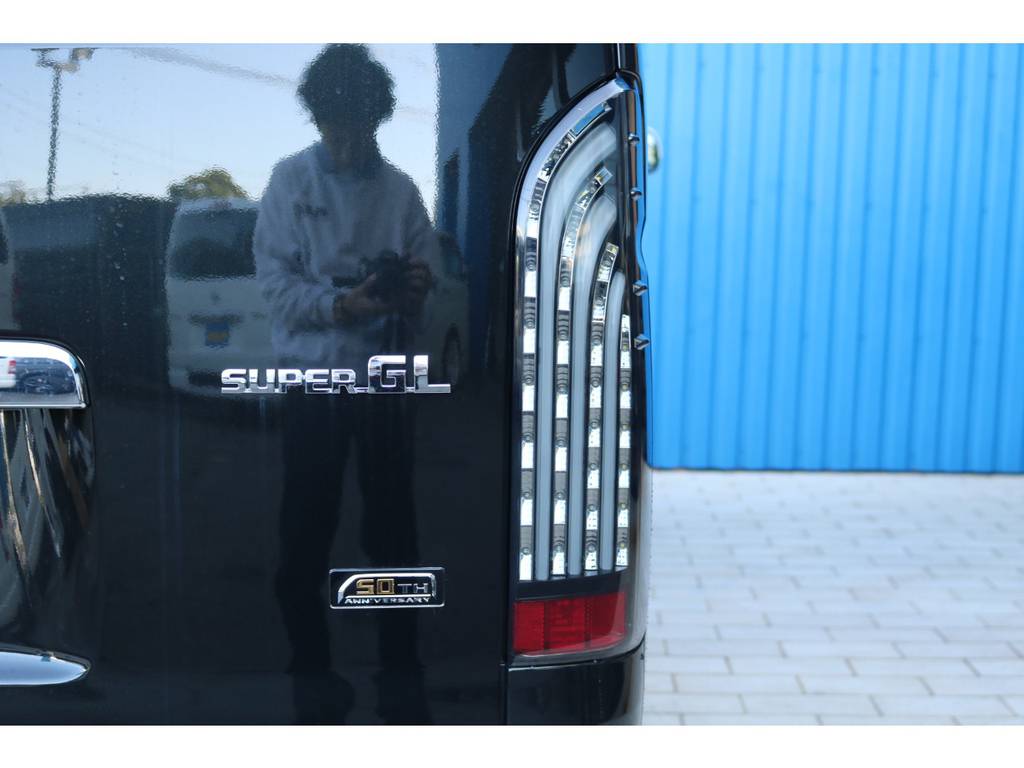 ＦＬＥＸ　煌きブラックＬＥＤテールランプ！