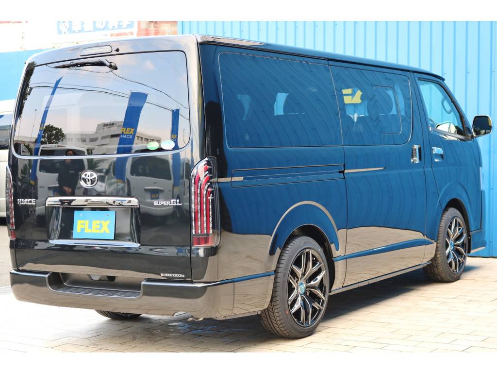 未登録新車　ハイエースＶ　スーパーＧＬ　特別仕様車『ダークプライムⅡ』　２８００ｃｃ　ディーゼル　2ＷＤ