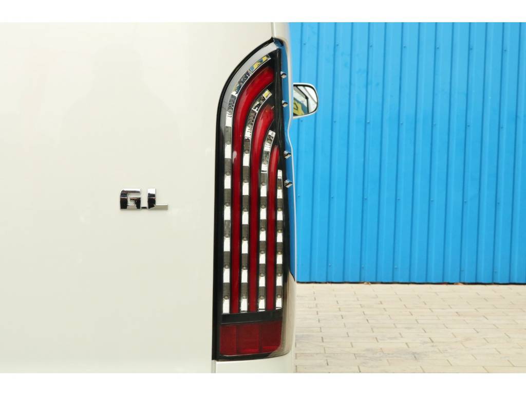 新品　ＦＬＥＸ煌きＬＥＤテールランプ！