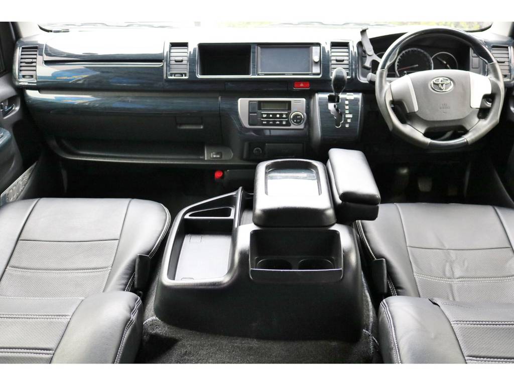 平成２６年式　ハイエースＶ　ワイド　スーパーＧＬ　３０００ｃｃ　ディーゼルターボ　走行６８，６００ｋｍ　車検残　平成３１年１０月２８日まで