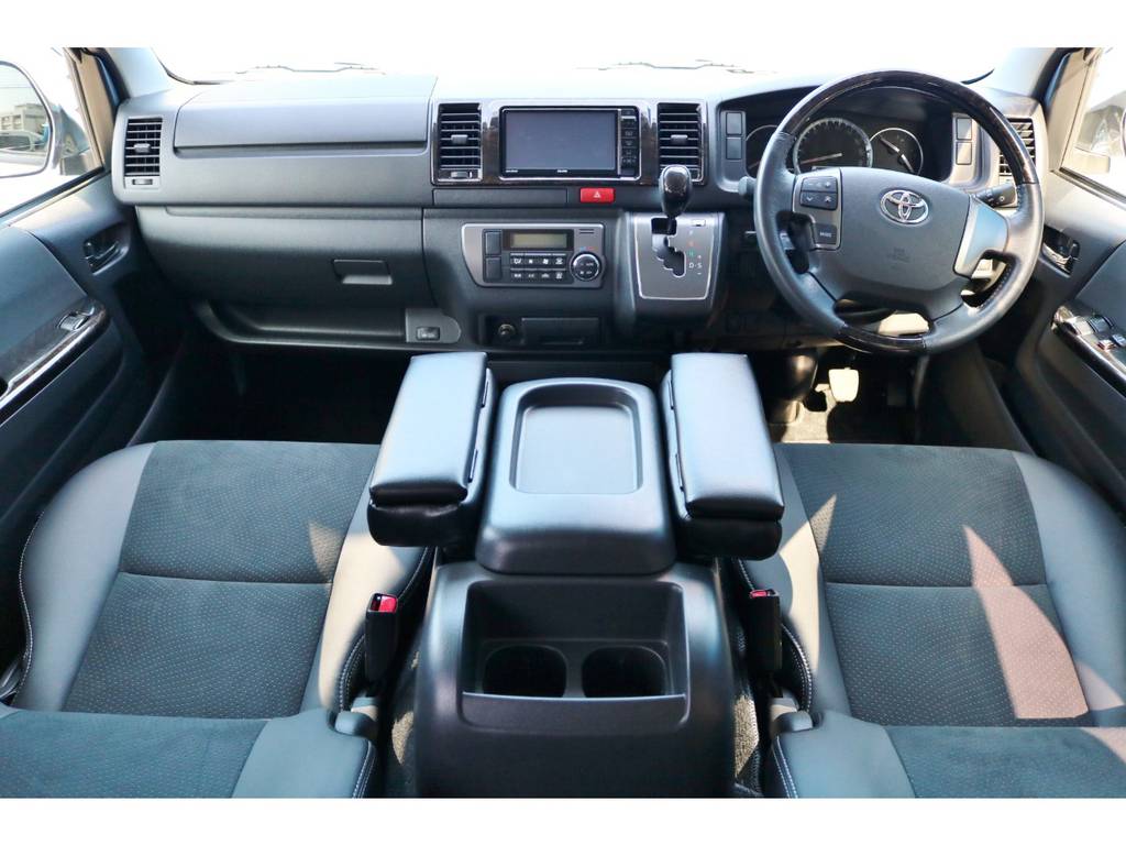 平成２７年式　ハイエースＶ　スーパーＧＬ　特別仕様車『ダークプライム』　２０００ｃｃ　ガソリン　2ＷＤ　走行２０，４５０ｋｍ