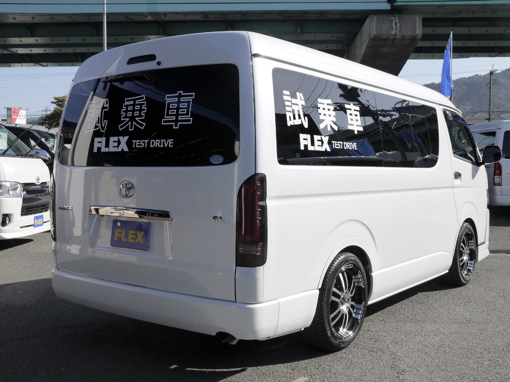 ＦＬＥＸオリジナルパーツを中心に、ご要望の多いカスタムパーツを多数装着！