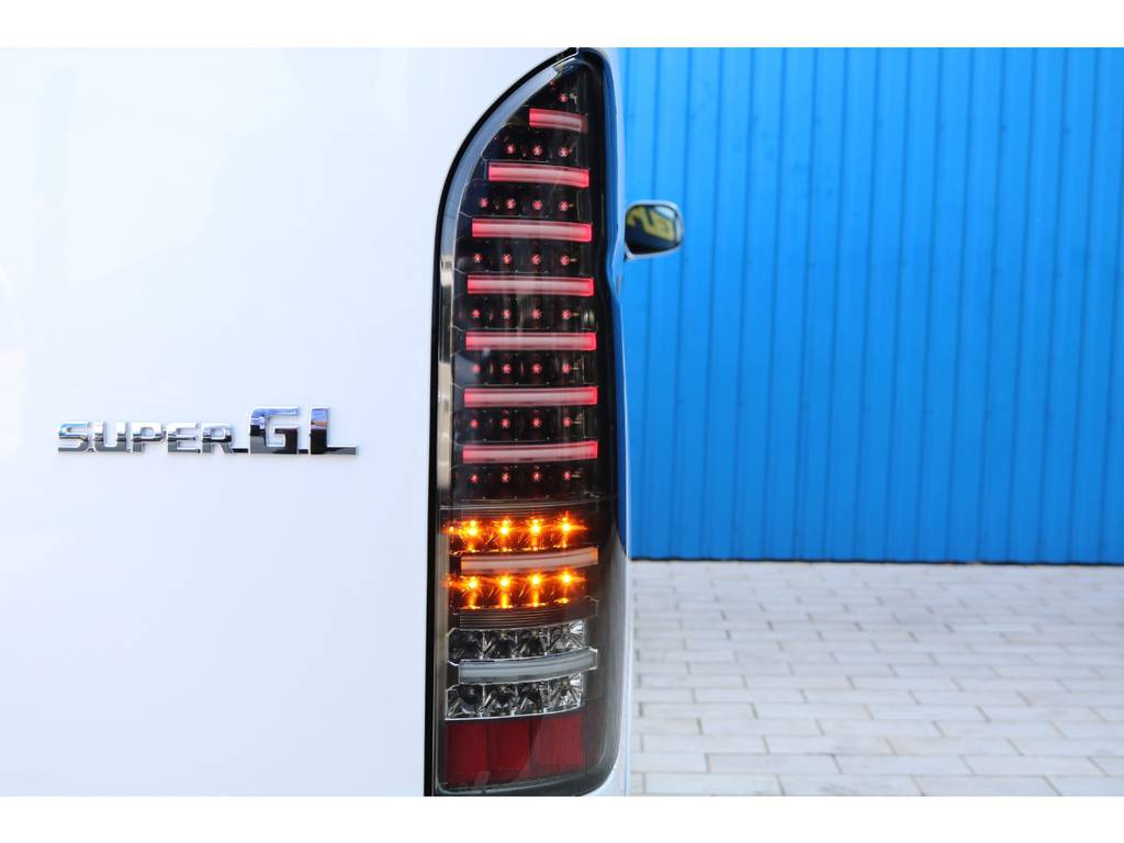 ヴァレンティ　ＬＥＤテール（流れるウインカー機能付き）