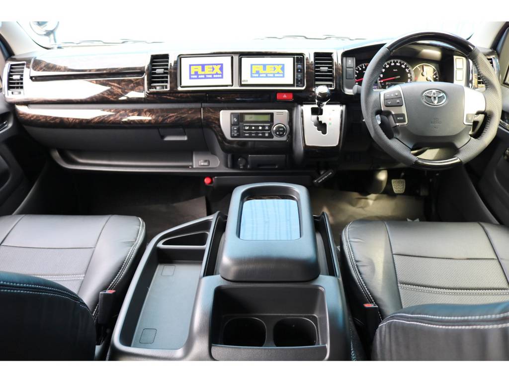 未登録新車　ハイエース　ワゴン　ＧＬ　２７００ｃｃ　ガソリン　２ＷＤ