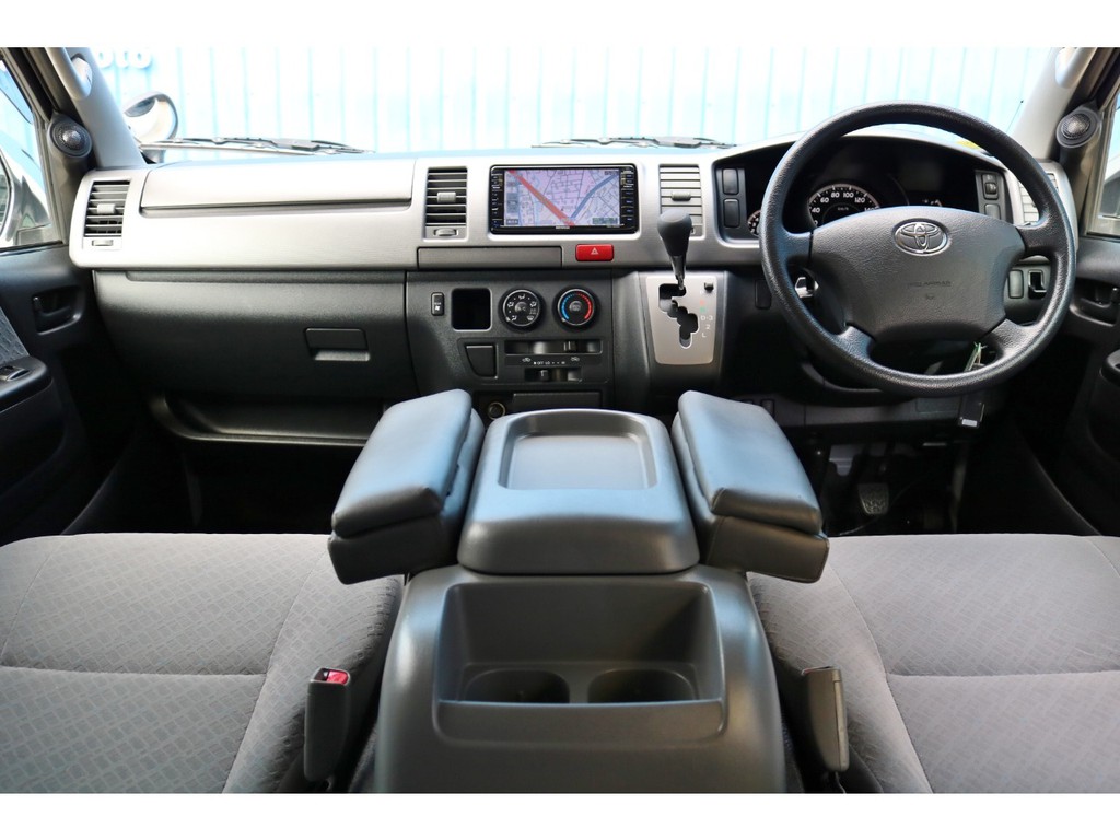平成２０年式　レジアスエースＶ　スーパーＧＬ　２０００ｃｃ　ガソリン　２ＷＤ　走行７０３００ｋｍ　新規１年車検受渡し