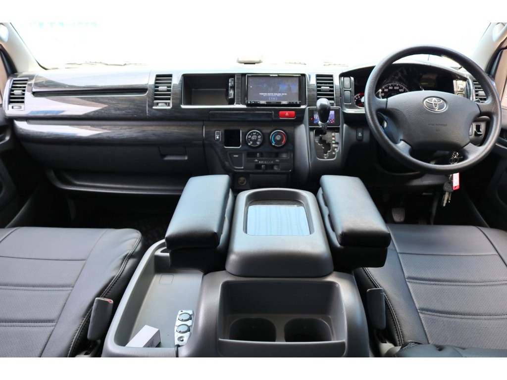 平成２２年式　ハイエース　ワゴン　ＧＬ　２７００ｃｃ　ガソリン　走行６８，３００ｋｍ