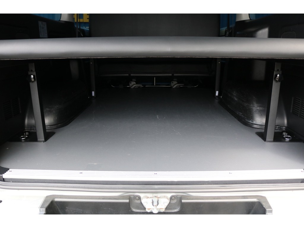 ＭＲＴタイプ１内装！ガシガシ荷物が積めちゃいますね♪