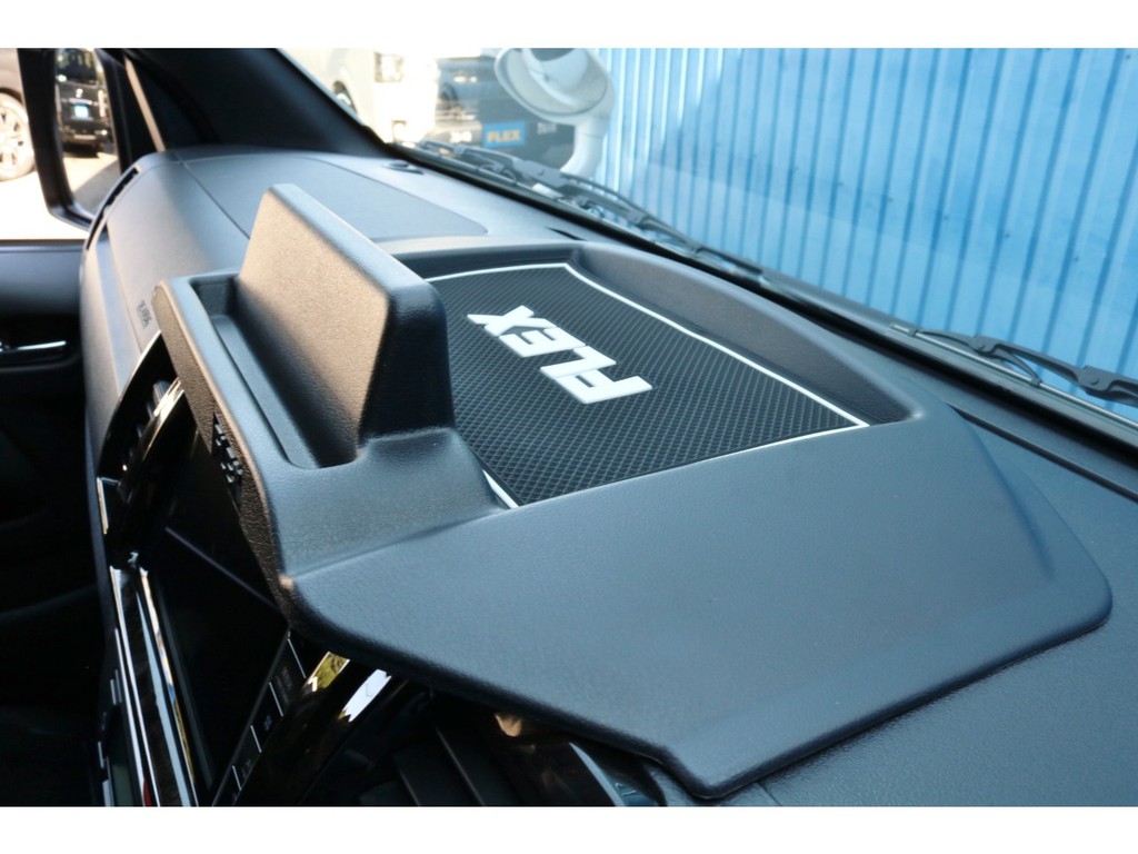 ＦＬＥＸオリジナル標準ボディー用ナビバイザーも取付しました！