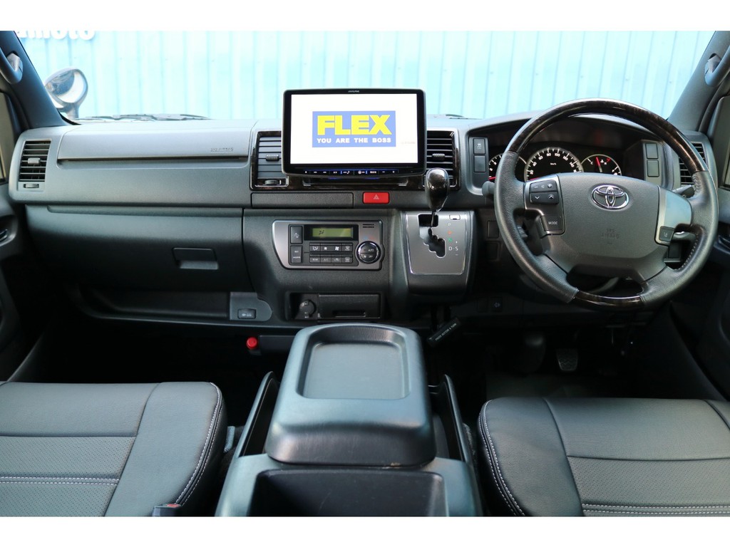 平成３０年式　ハイエース　バン　Ｓ－ＧＬ　ダークプライム　２８００ｃｃ　ディーゼルターボ　走行６８，６００ｋｍ