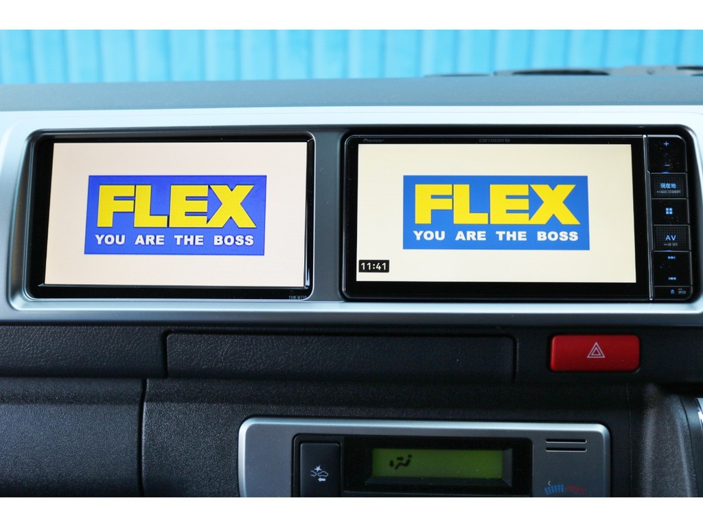 当店人気のサブモニター付き♪ナビで地図を見ながら、サブモニターでテレビやＤＶＤの視聴が可能です！