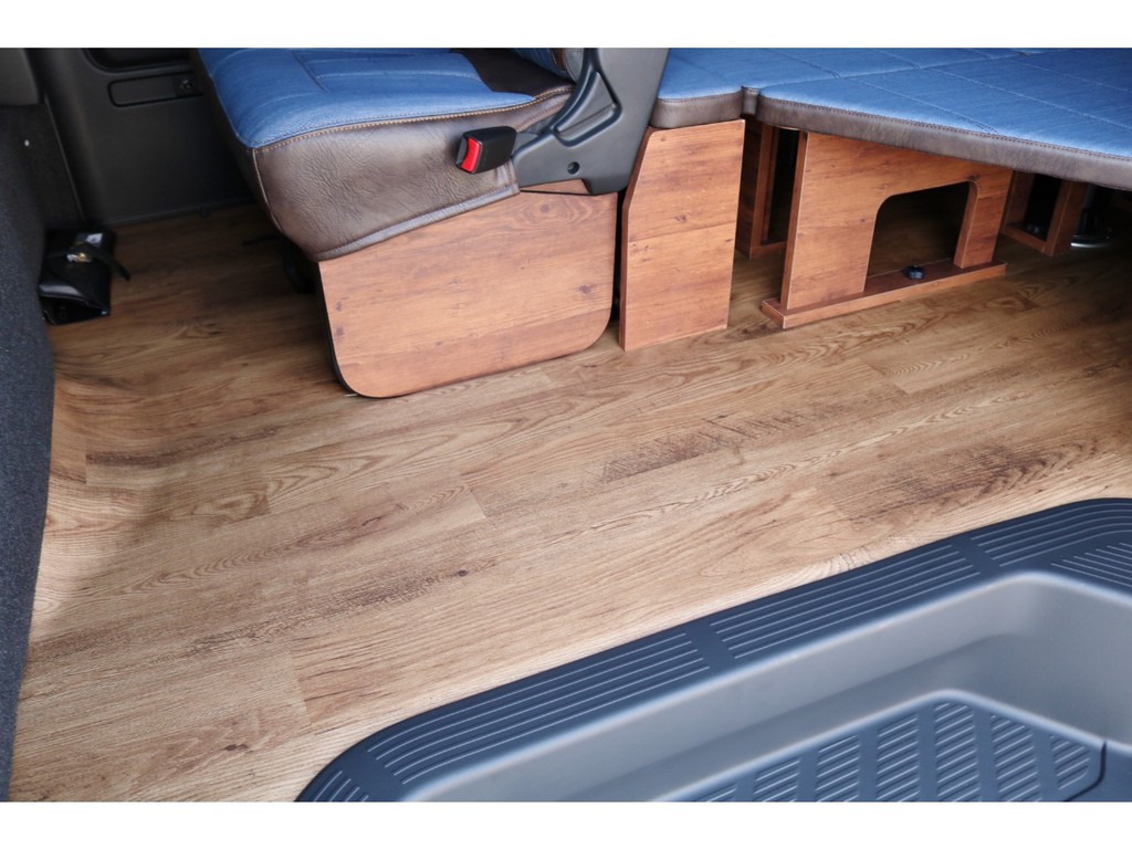 フローリング施工でお手入れ楽チン♪見栄えも良し♪