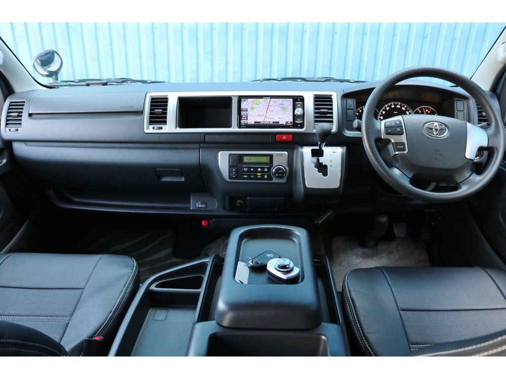平成２７年式　ハイエース　ワゴン　ＧＬ　２７００ｃｃ　ガソリン　走行１８，９００ｋｍ