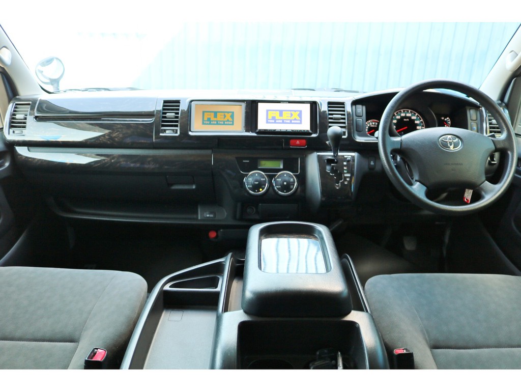 平成２４年式　ハイエース　パーソナルワゴン　２７００ｃｃ　ガソリン　２ＷＤ　走行１３６，５００ｋｍ