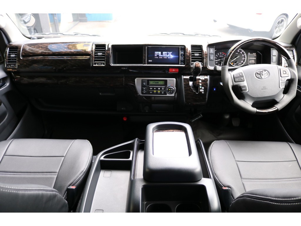 未登録新車　ハイエース　ワゴン　ＧＬ　２７００ｃｃ　ガソリン　２ＷＤ　シートアレンジＶｅｒ１．５