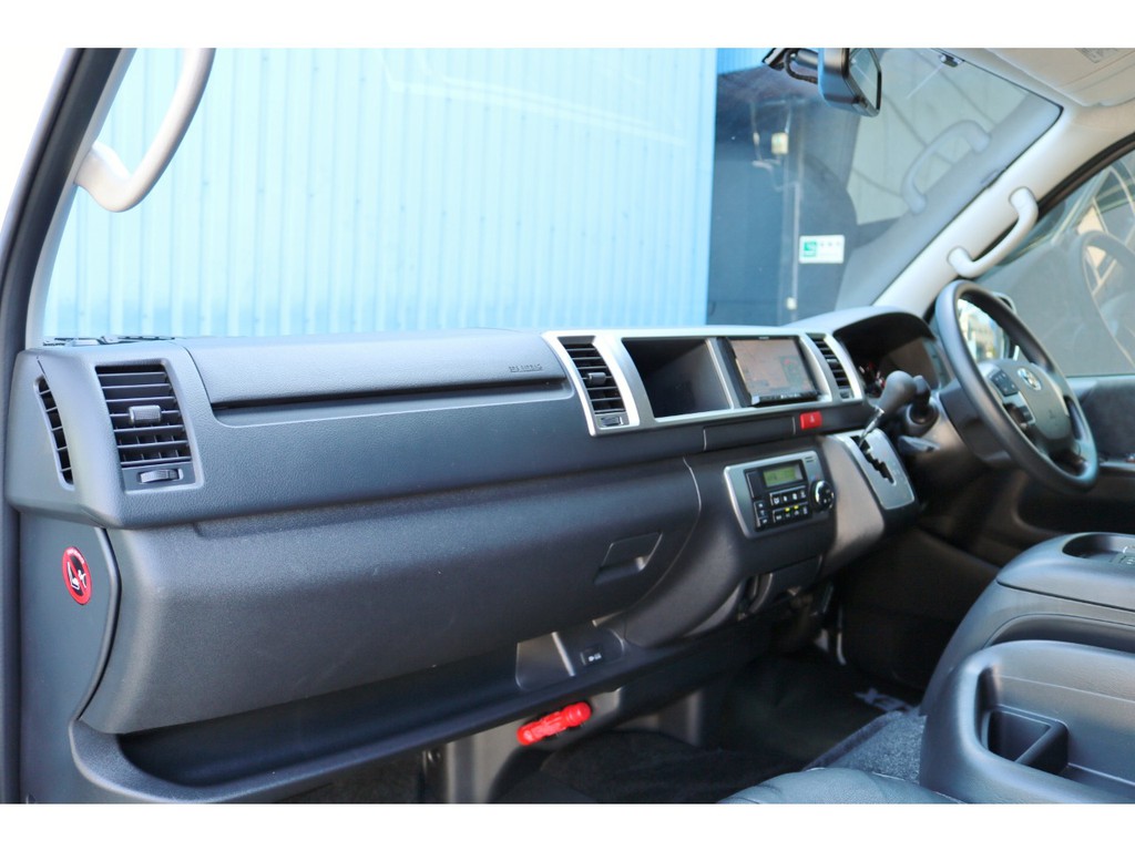 低走行の内外装キレイなワンオーナー車両です！！