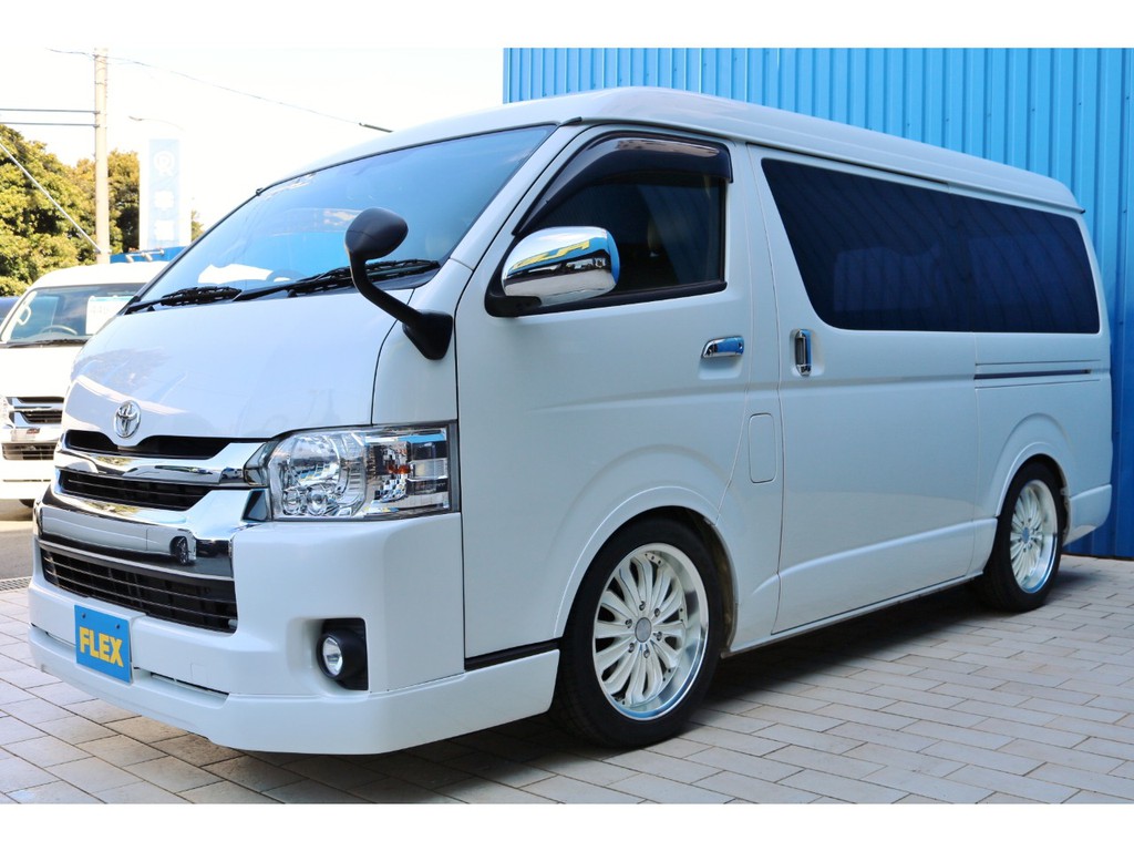 球数少ない内装架装車両入庫！しかも低走行のワンオーナー車両！新品カスタムも追加して魅力的な１台に仕上がりました♪メーカーオプションも充実！お見逃しなく！