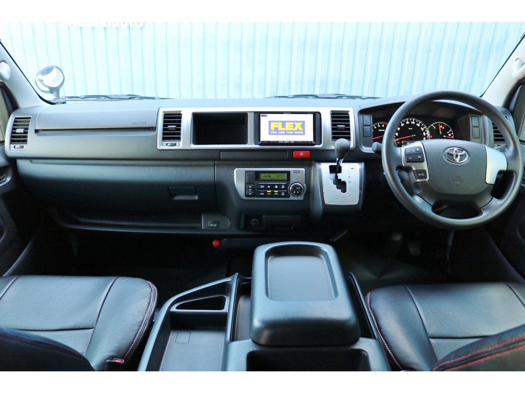 平成２８年式　ハイエース　ワゴン　ＧＬ　２７００ｃｃ　ガソリン　走行１５，３００ｋｍ　シートアレンジ　ラウンジ３