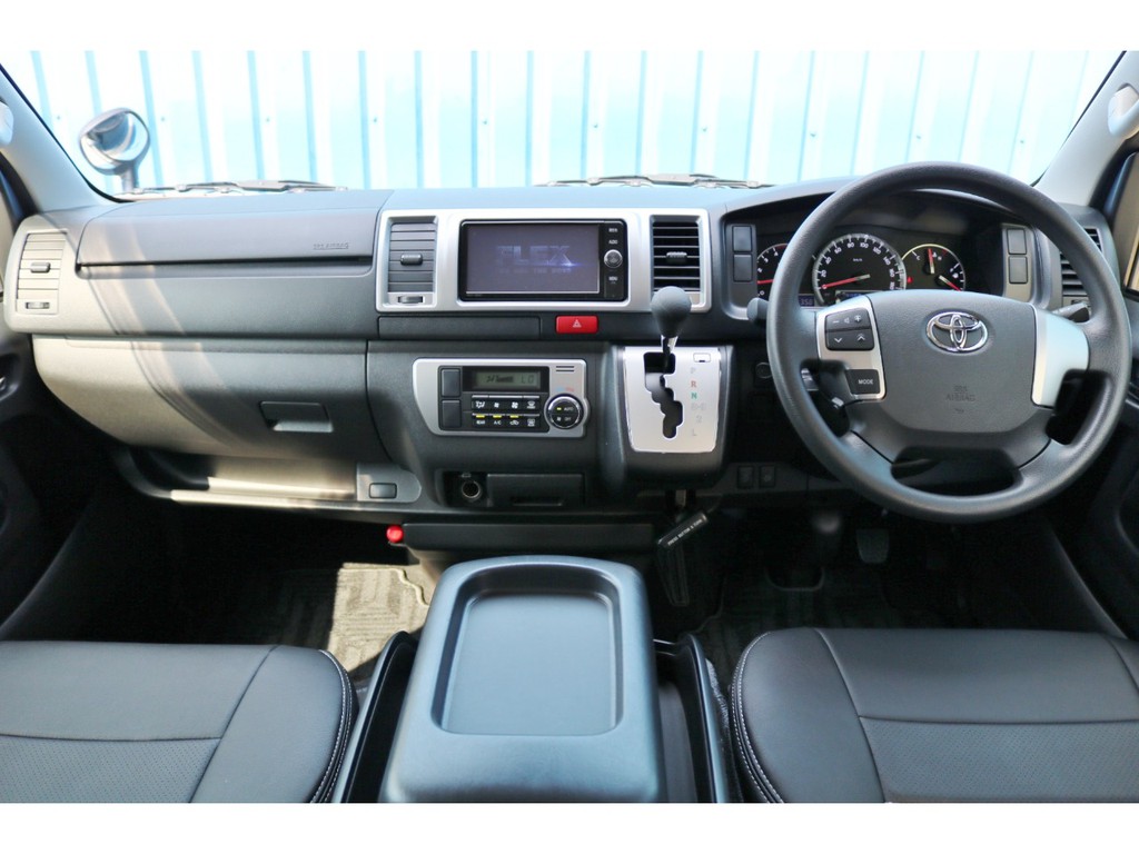 ハイエース　バン　Ｓ－ＧＬ　３０００ｃｃ　ディーゼルターボ　２ＷＤ　走行２０，５００ｋｍ