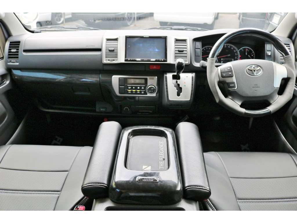 平成２７年式　ハイエース　バン　Ｓ－ＧＬ　２０００ｃｃ　ガソリン　走行５８，５００ｋｍ