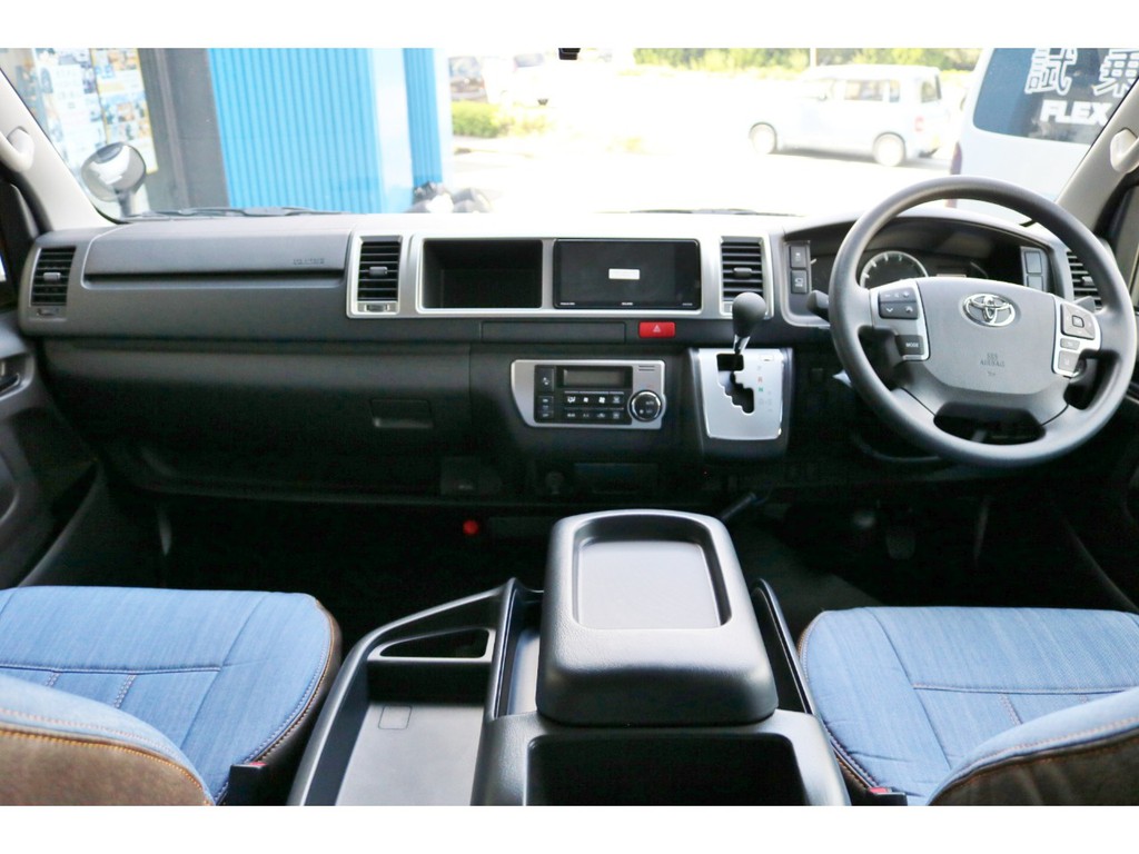 未登録新車　ハイエース　ワゴン　ＧＬ　２７００ｃｃ　ガソリン　２ＷＤ　シートアレンジＶｅｒ１デニム