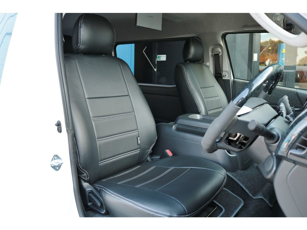 全席ブラックレザー調シートカバー！お手入れも楽になりますよ♪