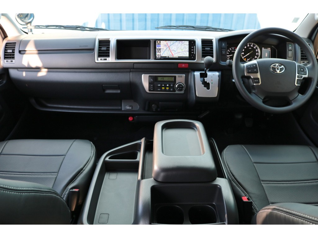 未登録新車　ハイエース　ワゴン　ＧＬ　２７００ｃｃ　ガソリン　２ＷＤ　スタンダードカスタムパッケージ