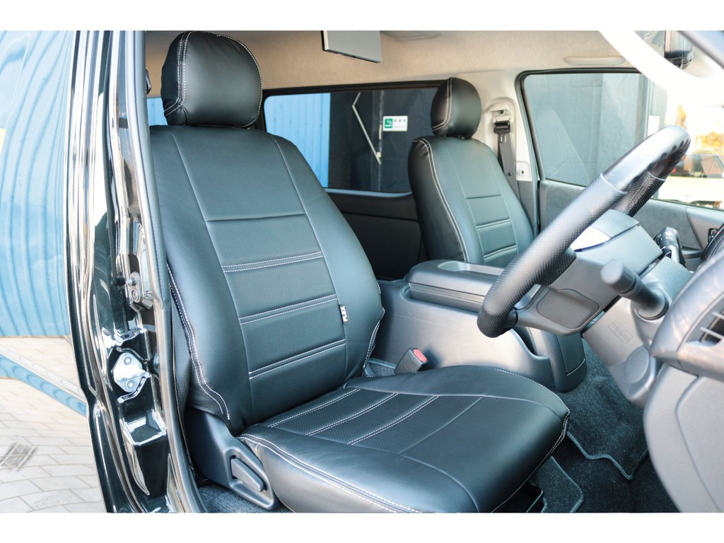 全席ブラックレザー調シートカバー！お手入れも楽になりますよ♪