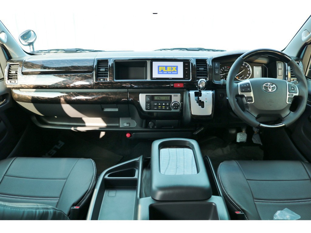 未登録新車　ハイエース　ワゴン　ＧＬ　２７００ｃｃ　ガソリン　２ＷＤ　シートアレンジＶｅｒ１