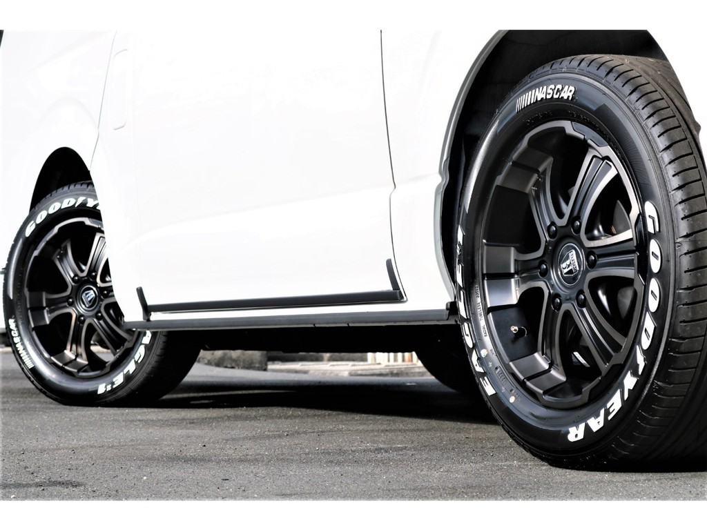 ＧＯＯＤＹＥＡＲ１７インチナスカータイヤ♪