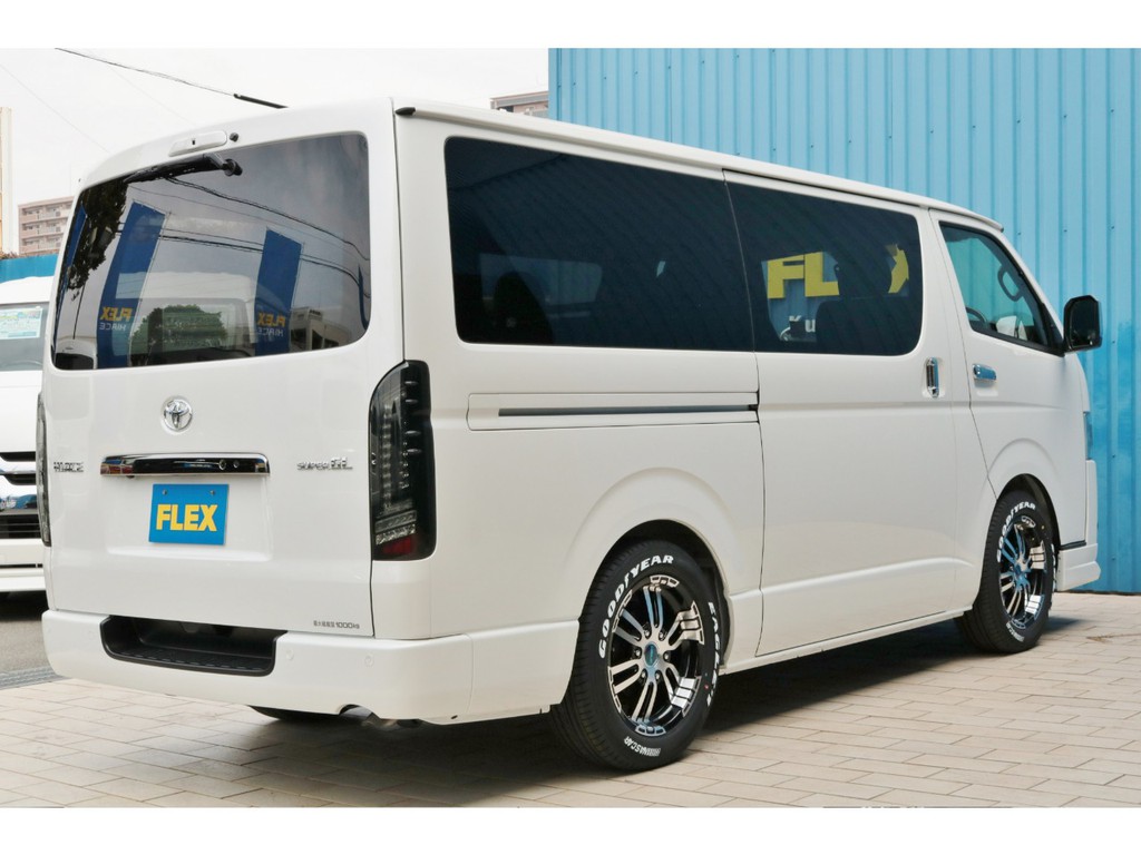 内外装カスタムを施した１台！全国販売大歓迎♪全国納車も承りますので、お気軽にお問い合わせ下さい！