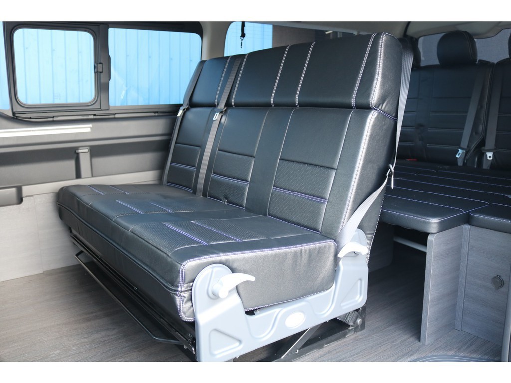 ２列目を３人掛けベンチシートへ変更！これでシートアレンジの幅が広がります！