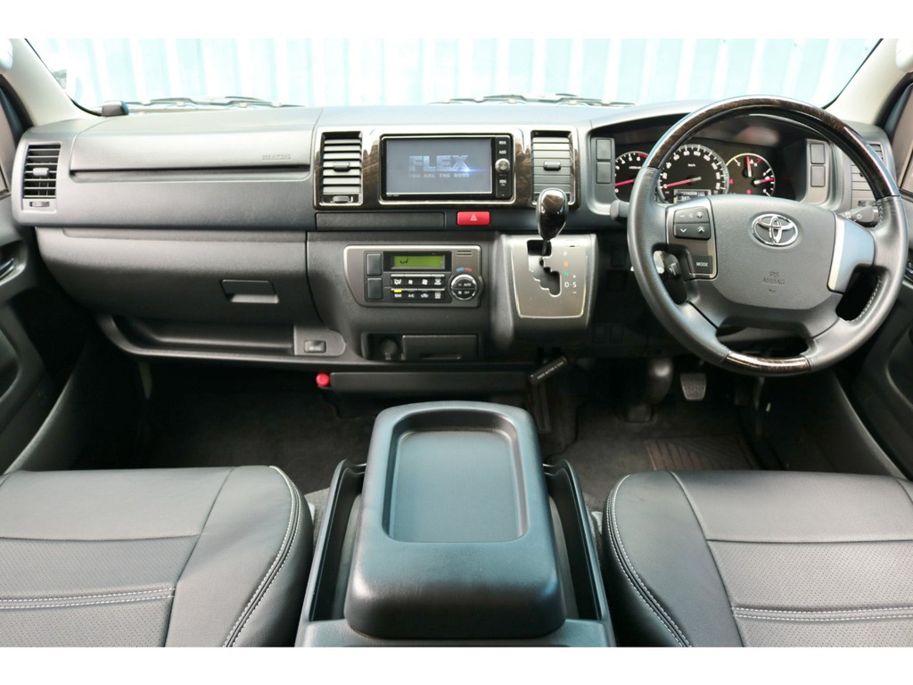 平成２９年式　ハイエース　バン　Ｓ－ＧＬ　ダークプライム　２０００ｃｃ　ガソリン　走行５８，４００ｋｍ