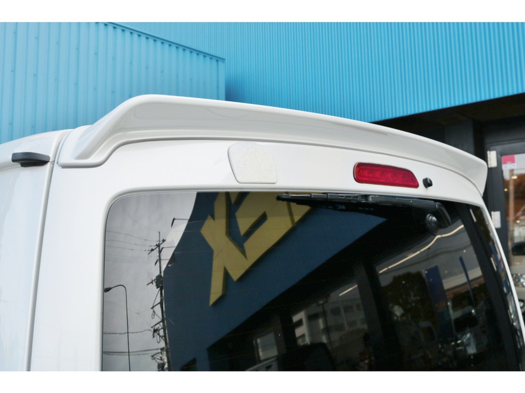 こちらも新品ＦＬＥＸリアルーフスポイラー！