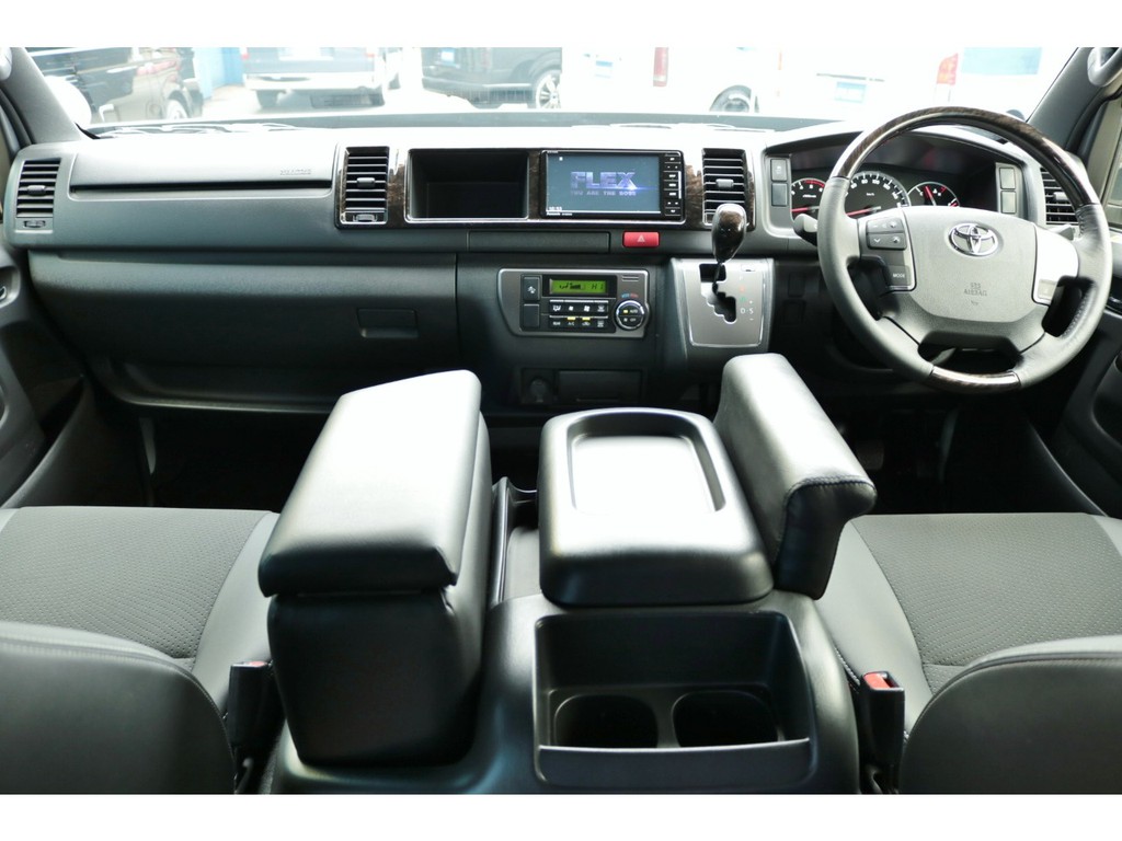 令和２年式　ハイエースワイドバン　Ｓ－ＧＬ　ダークプライム２　５人乗り　２８００ｃｃ　ディーゼル２ＷＤ　ワンオーナー車