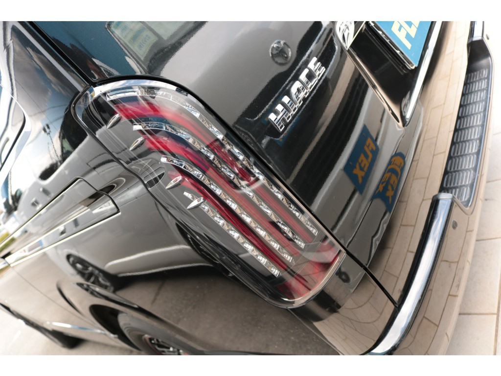 ＦＬＥＸ煌きＬＥＤテールランプも装備！